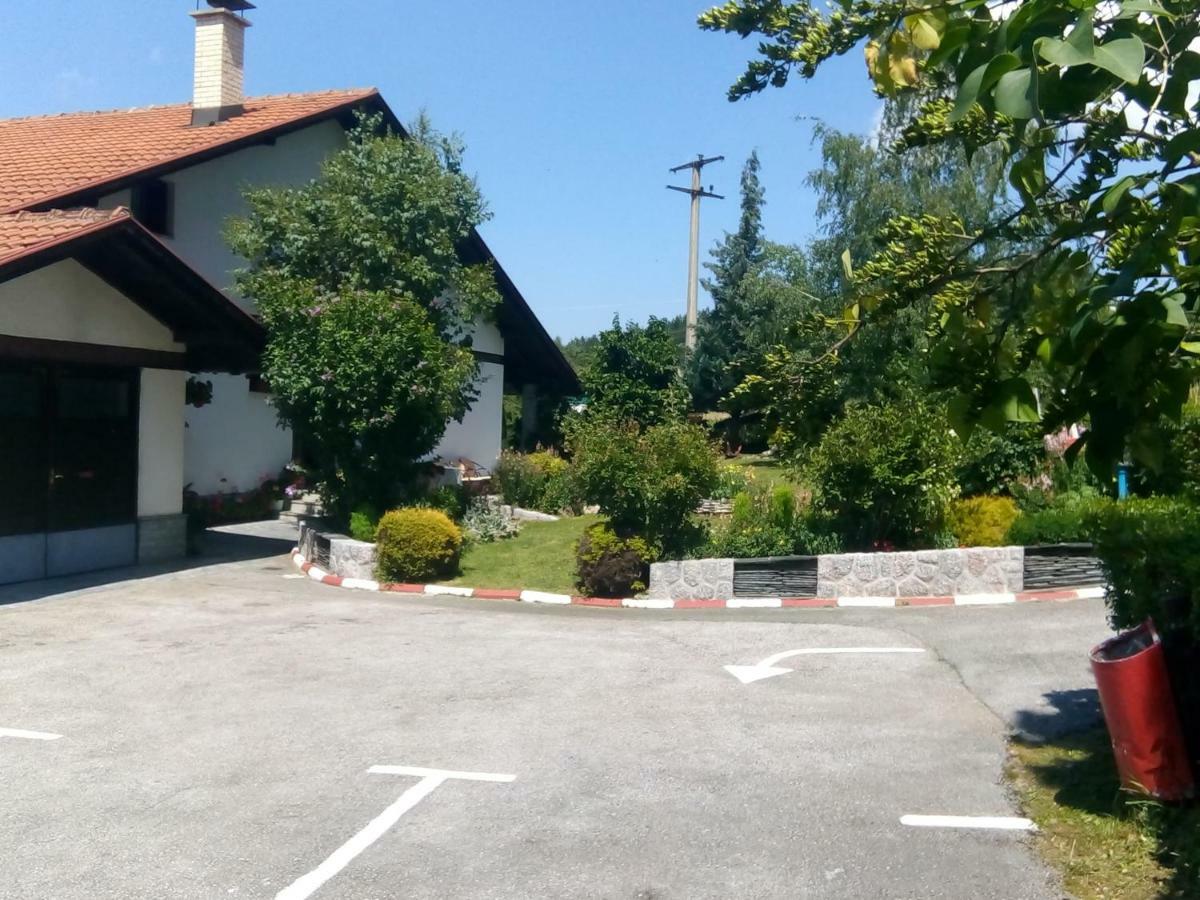 Apartmani Milic Sirogojno Exterior foto